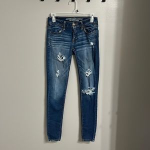 AMERICAN EAGLES RIPPED SKINNY JEANS